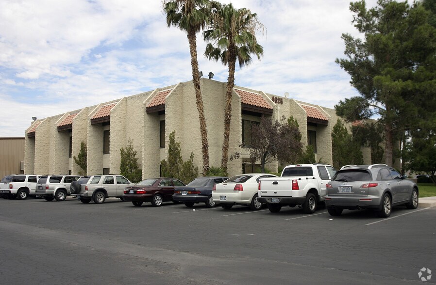 4625-A Wynn Rd, Las Vegas, NV à louer - Photo du bâtiment - Image 3 de 7