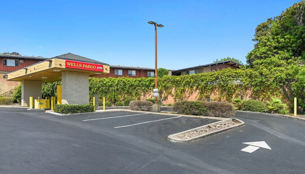 6302 Del Cerro Blvd, San Diego, CA à louer - Photo du bâtiment - Image 2 de 2