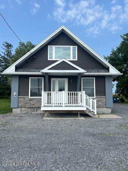 4700 NY-30, Amsterdam, NY à vendre - Photo du bâtiment - Image 2 de 13