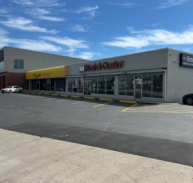 5411 W Washington St, Indianapolis, IN à louer - Photo du bâtiment - Image 1 de 3