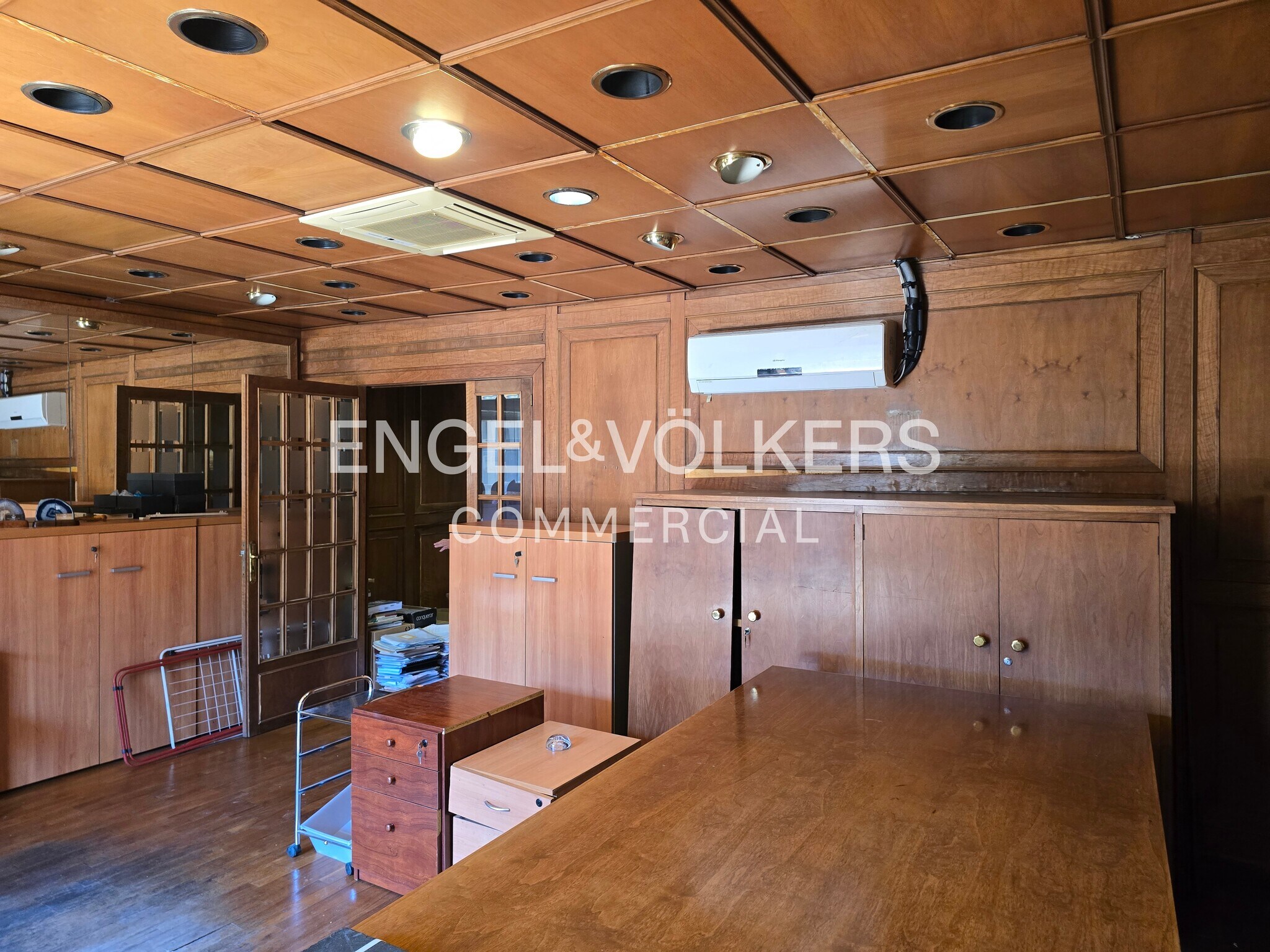 Office/Retail in Barcelona, Barcelona for lease Interior Photo- Image 1 of 2