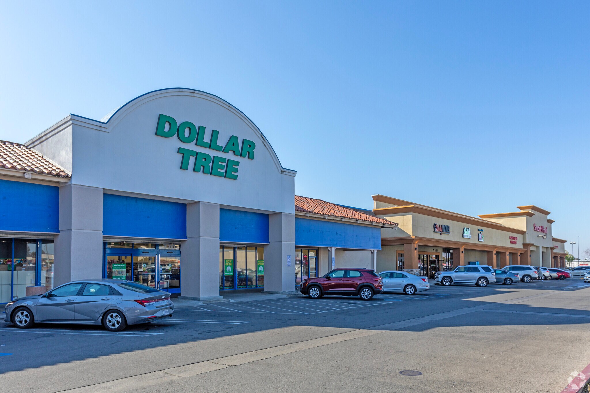698-790 W Shaw Ave, Clovis, CA à louer Photo principale- Image 1 de 7