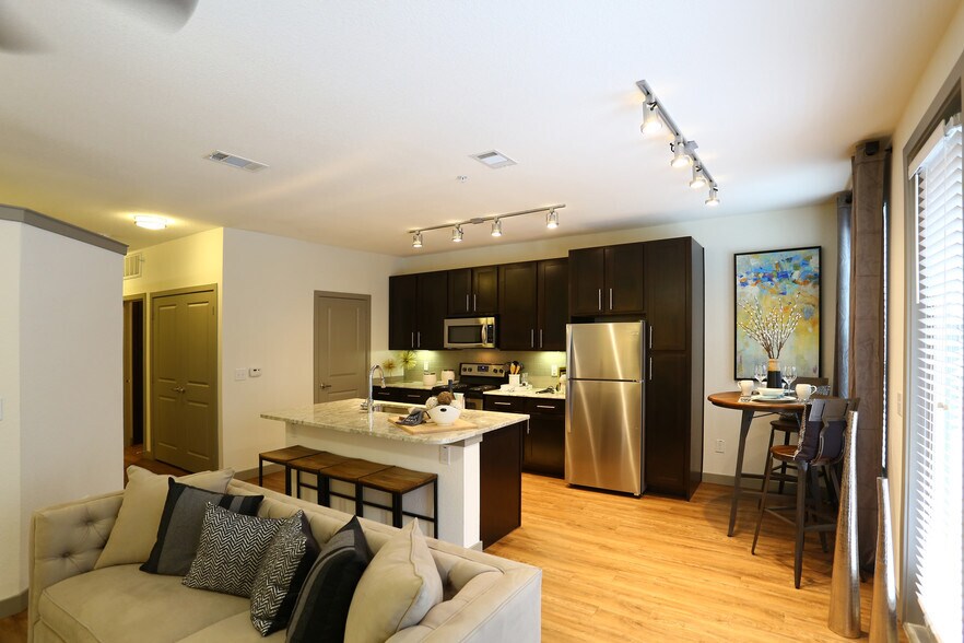 5608 Avenue F, Austin, TX for lease - Interior Photo - Image 2 of 103