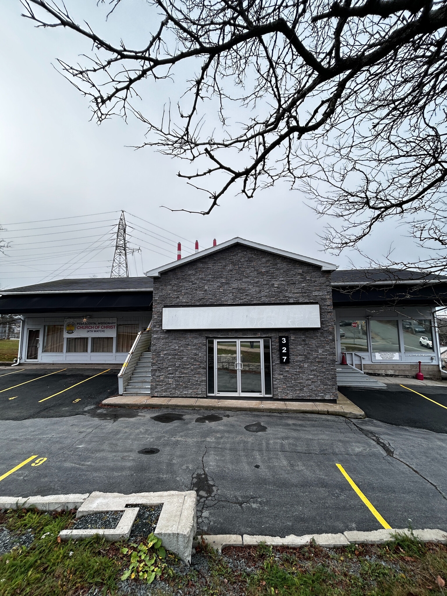 327 Windmill Rd, Dartmouth, NS for lease Building Photo- Image 1 of 3