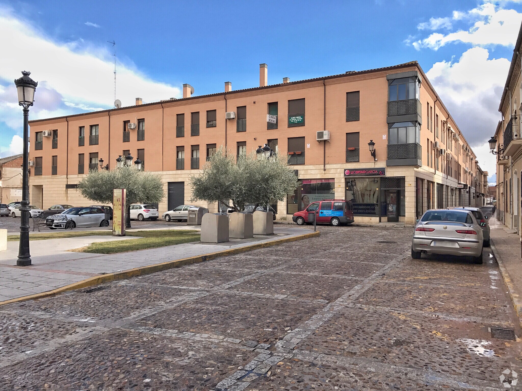 Retail in Torrijos, Toledo for lease Interior Photo- Image 1 of 2