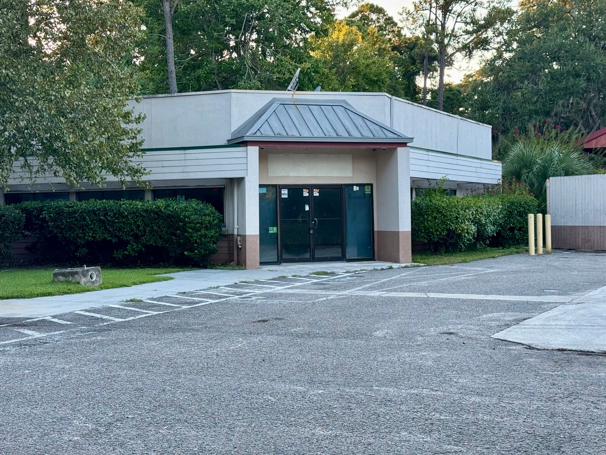 3 Regency Pky, Hilton Head Island, SC for sale Primary Photo- Image 1 of 6