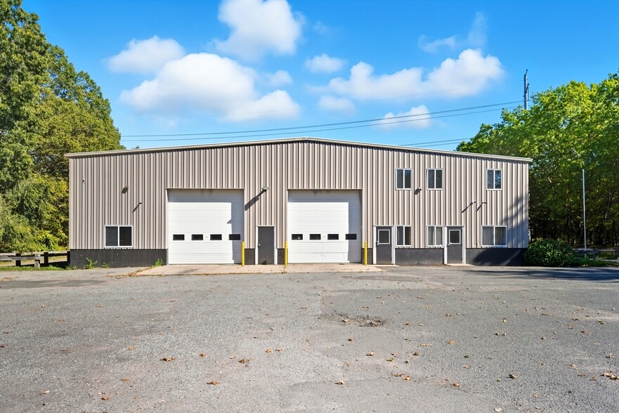 270 West St, Ludlow, MA for lease - Primary Photo - Image 1 of 13