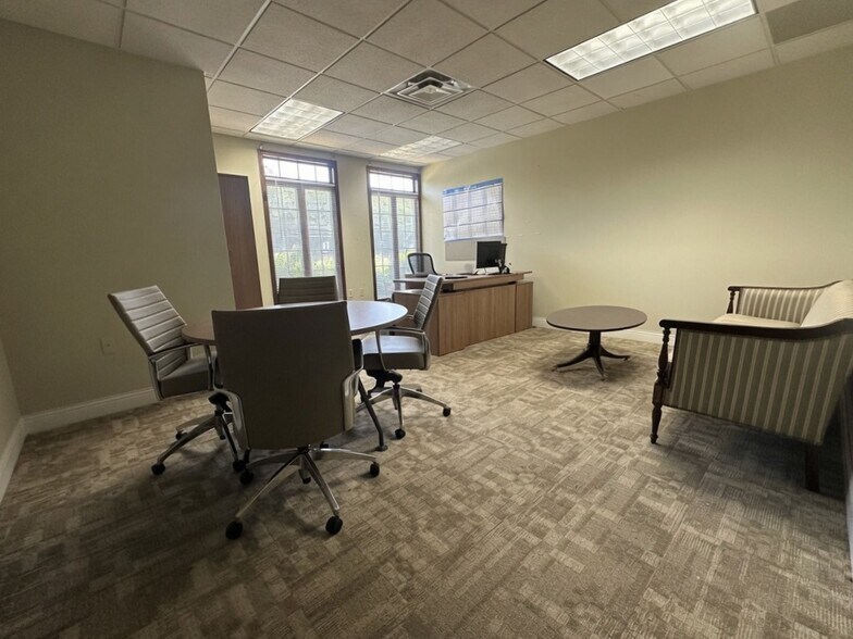 2431 Atlantic Ave, Manasquan, NJ for lease - Interior Photo - Image 3 of 12