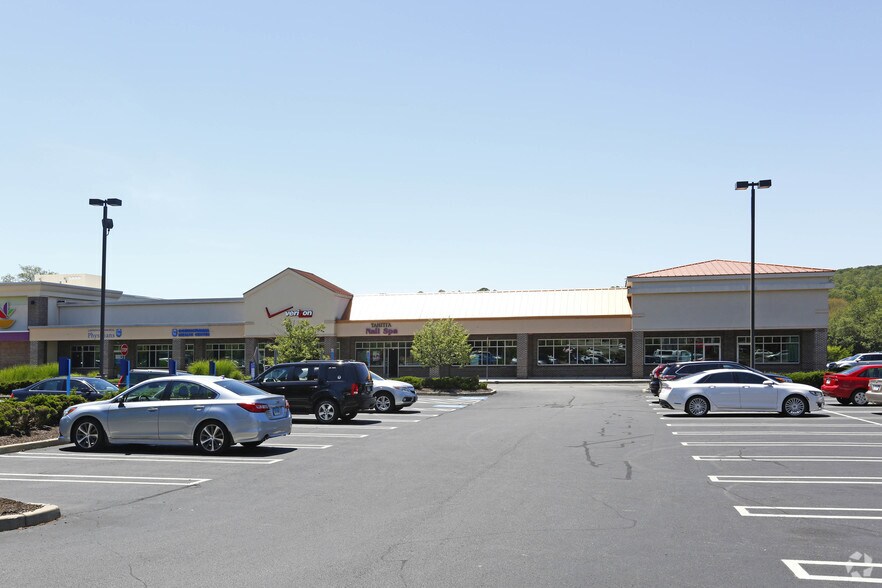 248-250 Flanders Rd, East Lyme, CT for lease - Building Photo - Image 2 of 5