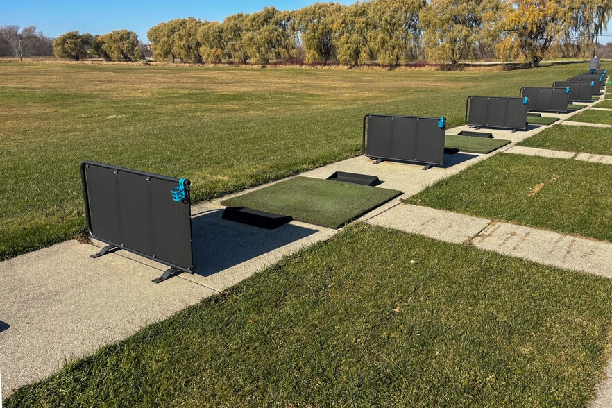 20101 W Cleveland Ave, New Berlin, WI for sale - Building Photo - Image 3 of 11