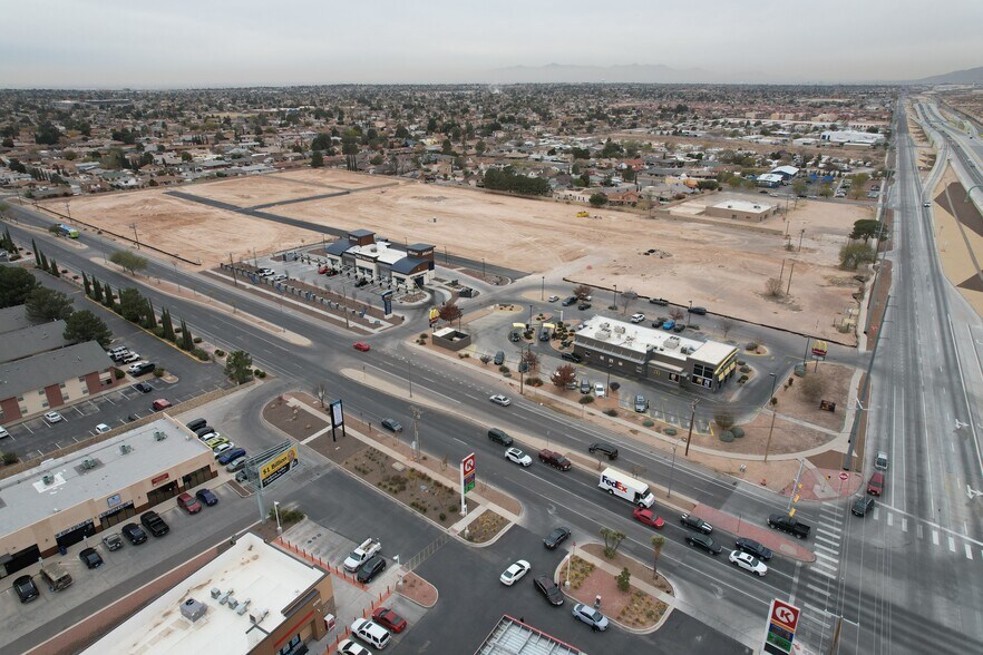 11254 Montana Ave, El Paso, TX à louer - Photo du bâtiment - Image 3 de 8