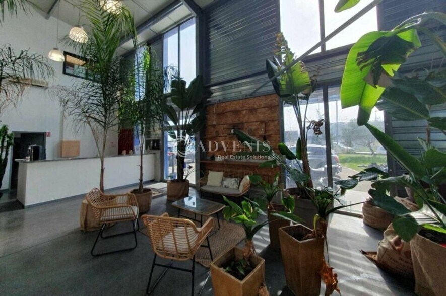 Office in Lunel-Viel for lease - Lobby - Image 1 of 9