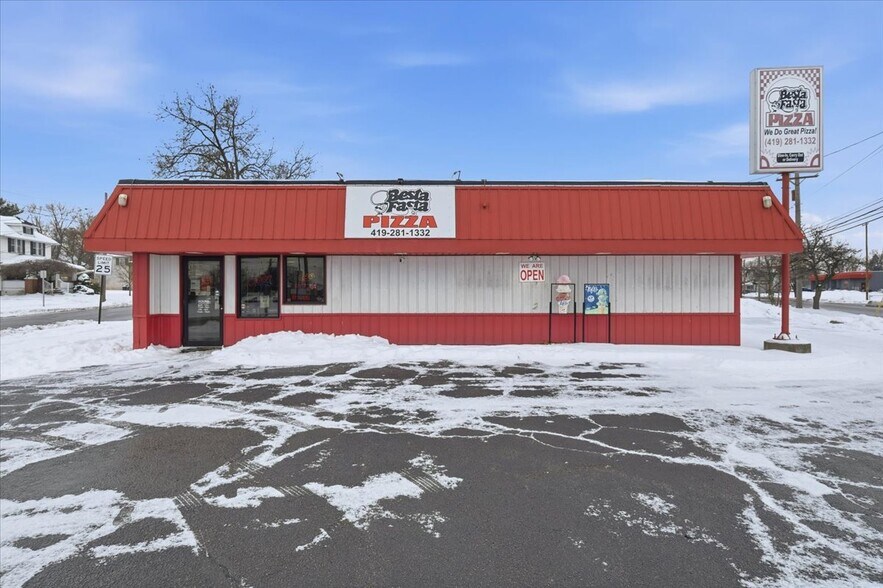 547 E Main St, Ashland, OH à vendre - Photo du bâtiment - Image 3 de 23