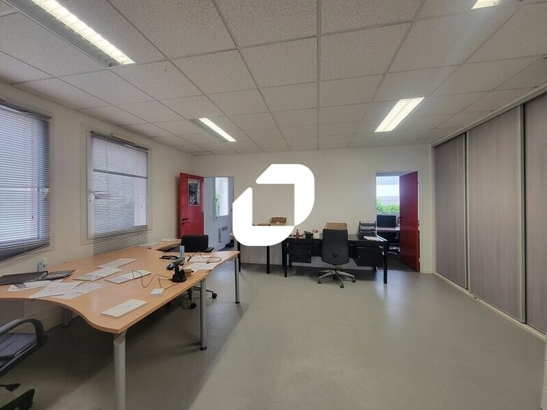 Office in Champlan for sale - Interior Photo - Image 2 of 15