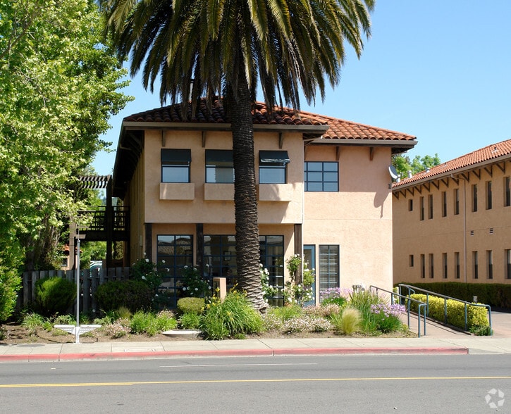 462 W Napa St, Sonoma, CA à vendre - Photo du bâtiment - Image 2 de 3