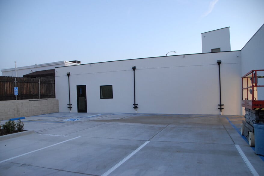 2865 Foothill Blvd, La Crescenta, CA à louer - Photo du bâtiment - Image 2 de 10