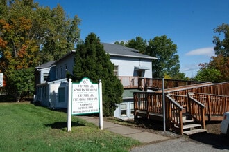 67 Lincoln St, Essex Junction, VT à louer Photo intérieure- Image 1 de 6