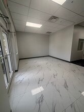 2101 Vista Pkwy, West Palm Beach, FL for lease Interior Photo- Image 1 of 4