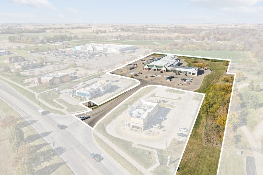 1514-1598 Washington St, Pella, IA à vendre - Photo du bâtiment - Image 2 de 4