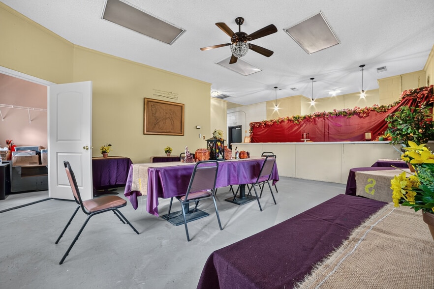 1030 Dry Branch Rd, Hopkins, SC for sale - Interior Photo - Image 2 of 42