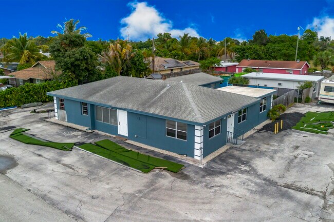 Plus de détails pour 945 Miner Rd, Lake Worth, FL - Multi-résidentiel à vendre