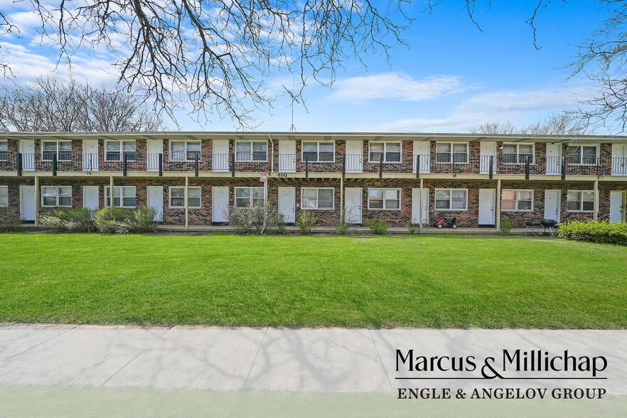 450 S Belmont Ave, Elgin, IL for sale - Building Photo - Image 1 of 1