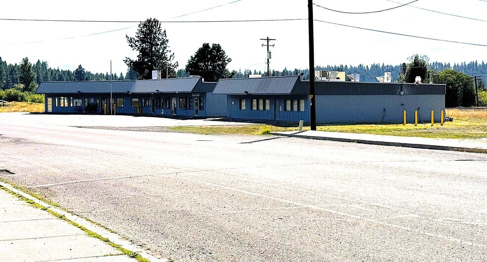 212 S 1st Ave, Chiloquin, OR à vendre - Photo du bâtiment - Image 2 de 5