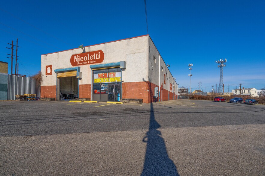 7040 State Rd, Philadelphia, PA à vendre - Photo du bâtiment - Image 2 de 19