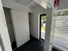 101-195 Menten Pl, Ottawa, ON for lease Interior Photo- Image 2 of 10