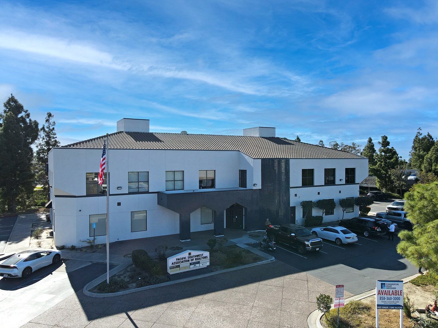 880 Canarios Ct, Chula Vista, CA à louer Photo du bâtiment- Image 1 de 5