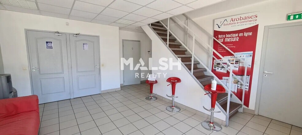 Bureau dans Meyzieu à louer - Photo du bâtiment - Image 2 de 41