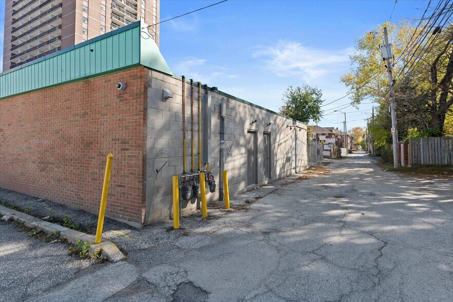 711 Pelissier St, Windsor, ON à vendre - Photo du bâtiment - Image 2 de 31