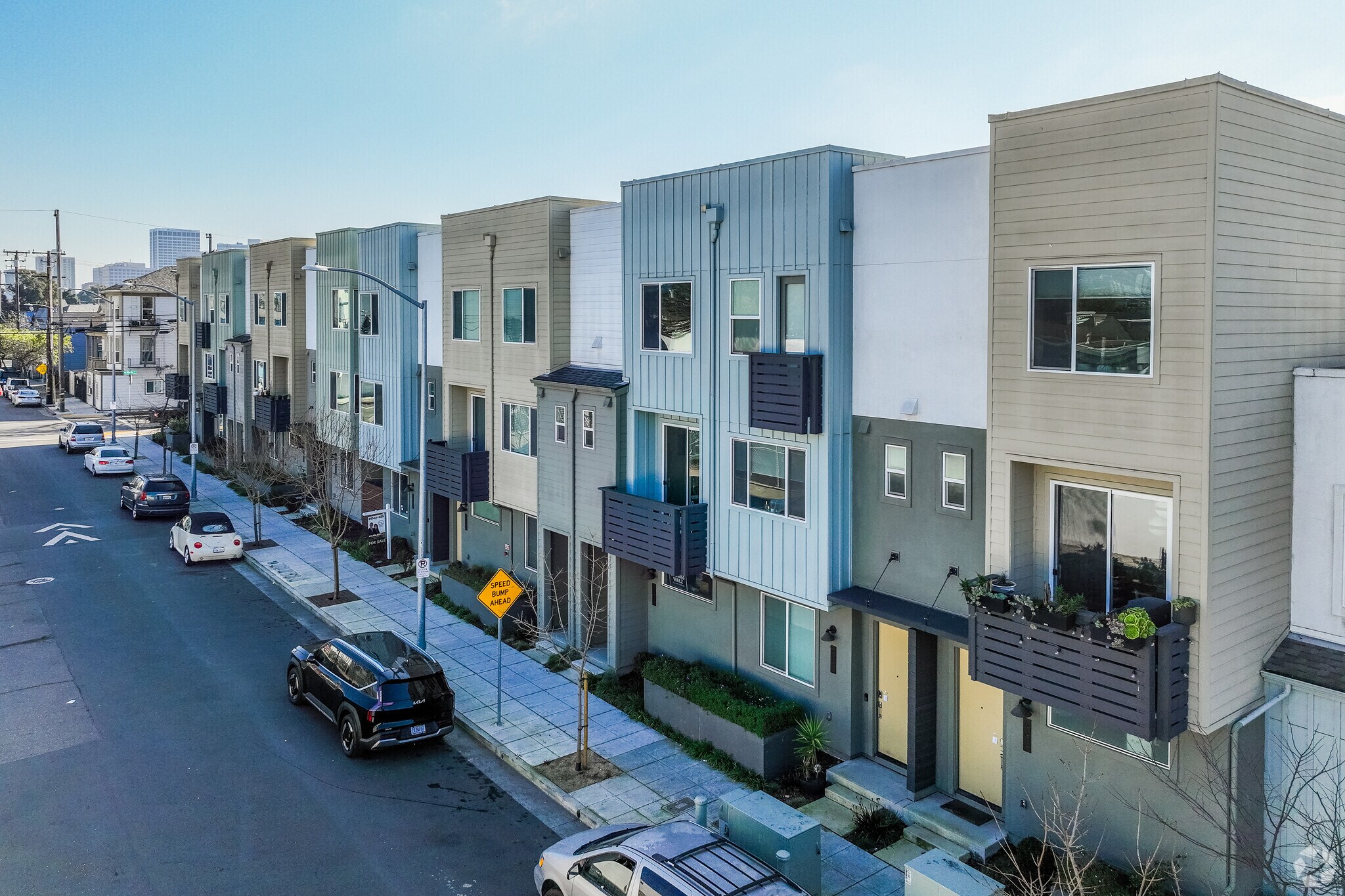 990 W Grand Ave, Oakland, CA à vendre Photo du bâtiment- Image 1 de 15