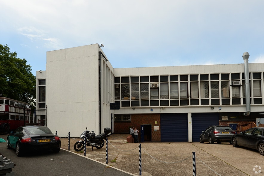 Trumpers Way, Londres à vendre - Photo du bâtiment - Image 2 de 4