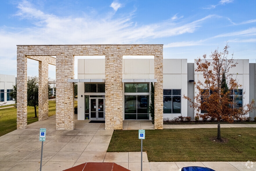 3481 Plano Pky, The Colony, TX for lease - Building Photo - Image 3 of 11