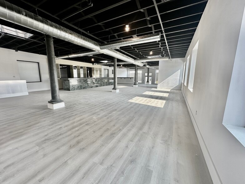 169 W Putnam Ave, Greenwich, CT for lease - Interior Photo - Image 2 of 12