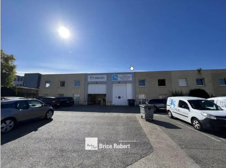 Flex dans Villeurbanne à louer - Photo du bâtiment - Image 1 de 10