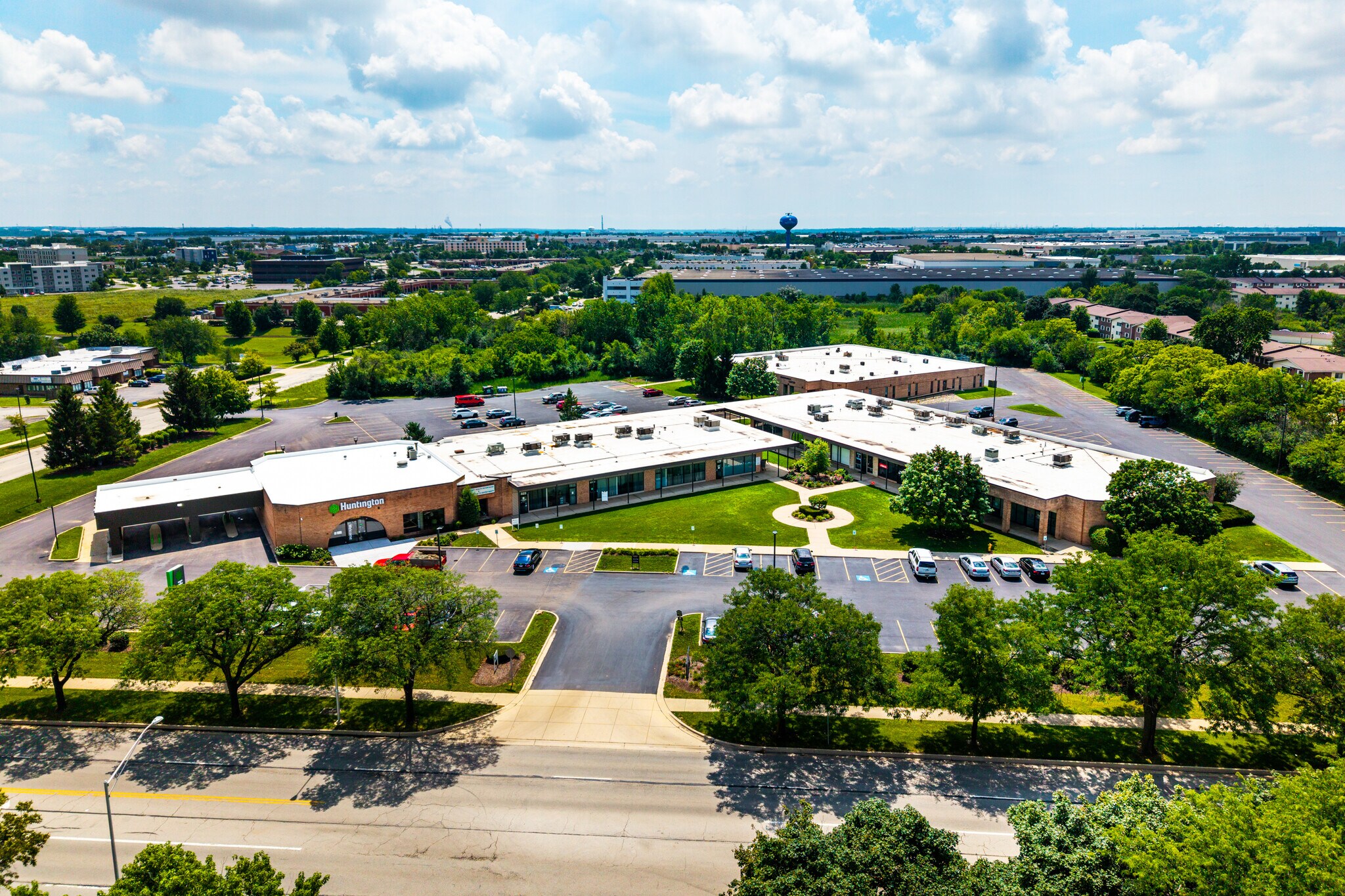391 Quadrangle Dr, Bolingbrook, IL à louer Photo principale- Image 1 de 25
