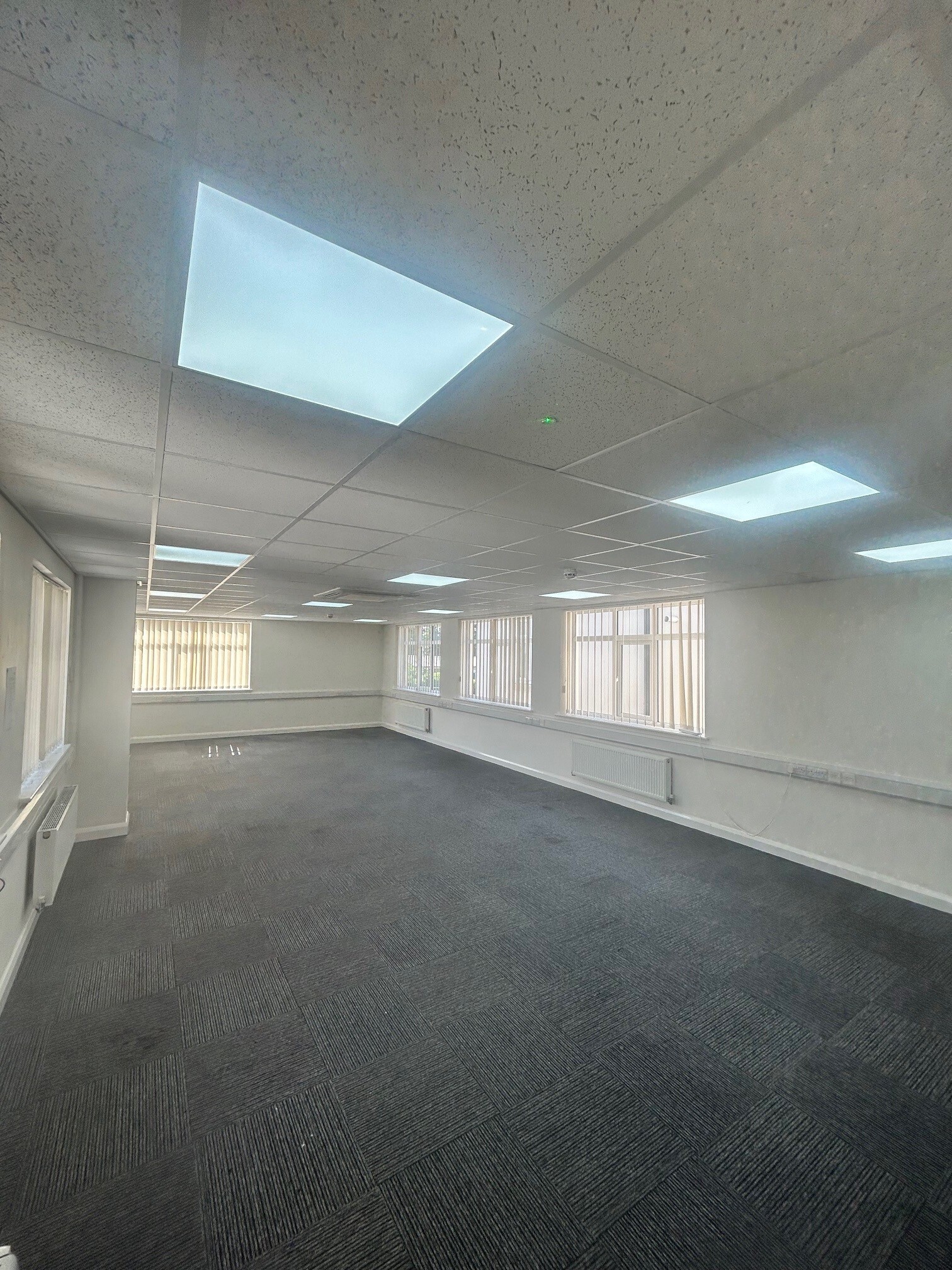 South Parade, Doncaster for lease Interior Photo- Image 1 of 4