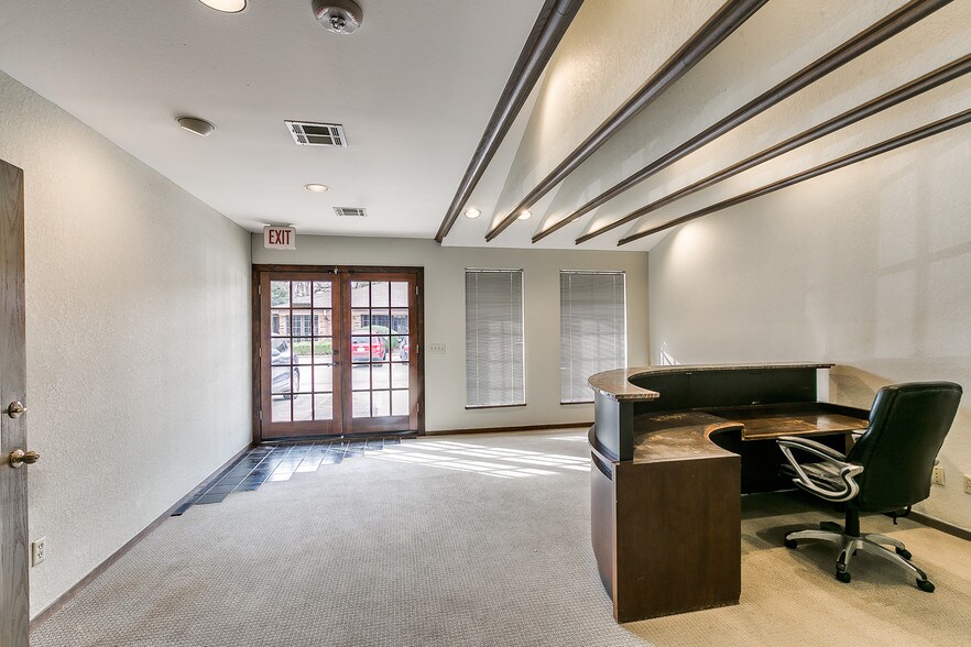 1101 Sovereign Row, Oklahoma City, OK à louer - Photo intérieure - Image 2 de 69