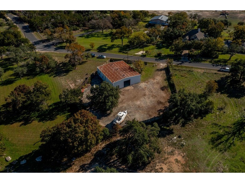 16110 Lake Travis Dr, Austin, TX à louer - Photo du bâtiment - Image 3 de 18