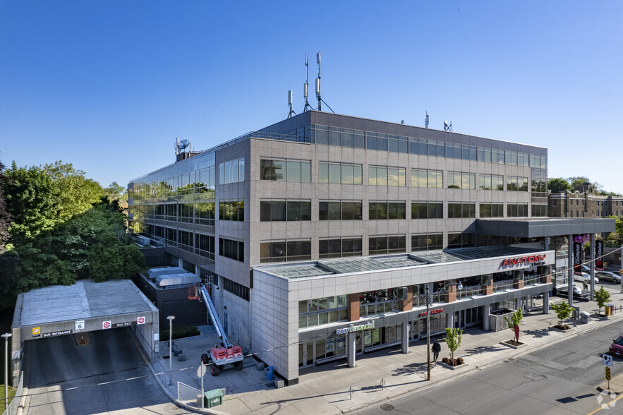 3080 Yonge St, Toronto, ON à louer - Photo du bâtiment - Image 2 de 3