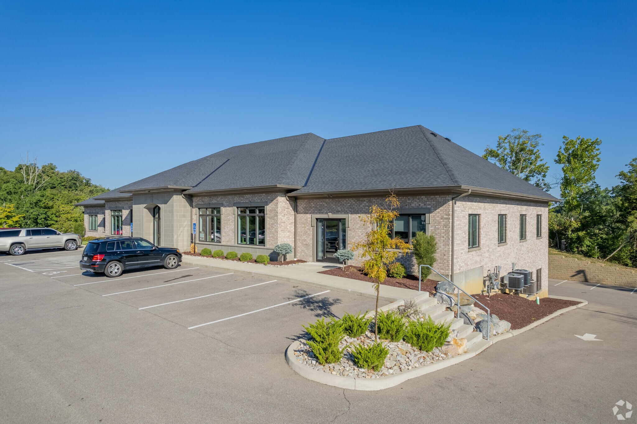 6730 Ruwes Oak Dr, Cincinnati, OH à louer Photo du bâtiment- Image 1 de 5