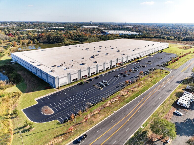 4140 Pleasant Rd, Fort Mill, SC for lease - Building Photo - Image 1 of 5