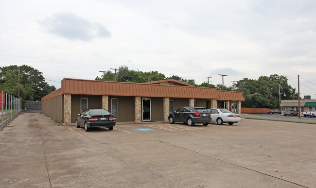 Plus de détails pour 200-204 W Bedford Euless Rd, Hurst, TX - Bureau à louer