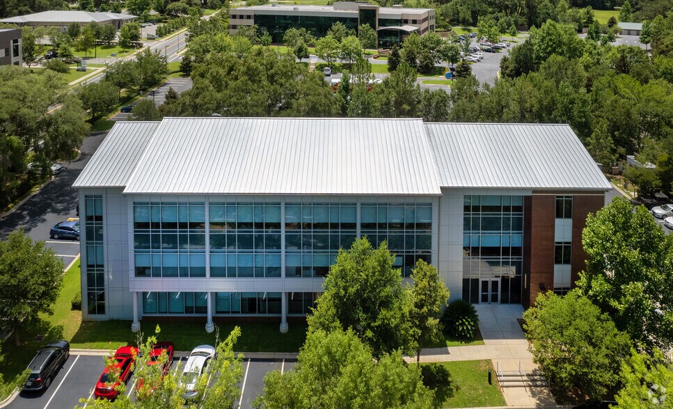 1585 Summit Lake Dr, Tallahassee, FL à louer - Photo du bâtiment - Image 3 de 9