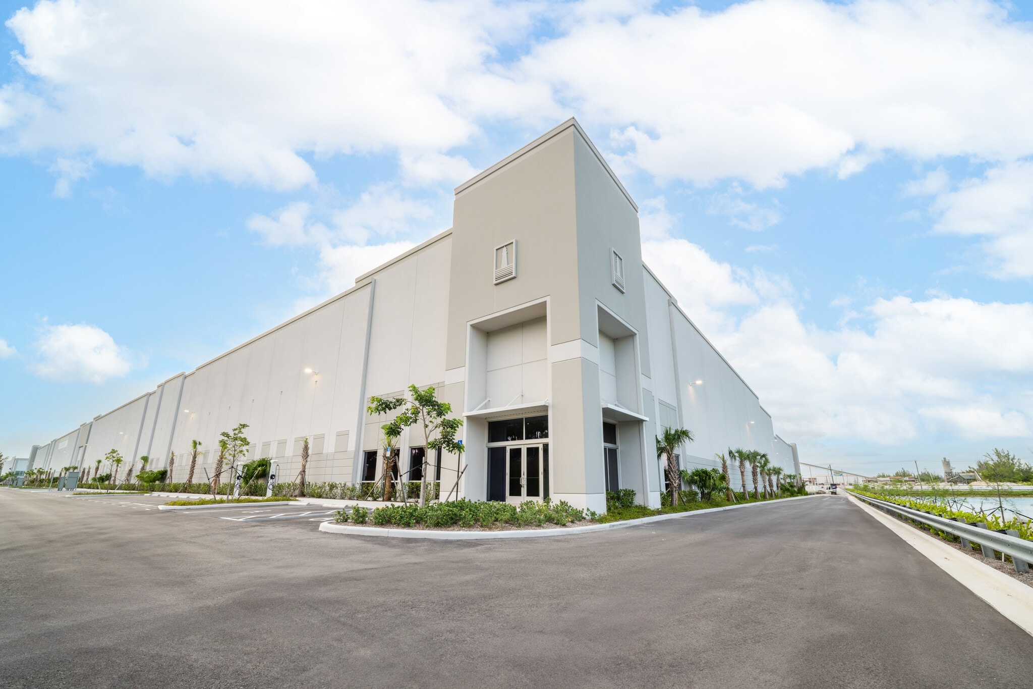 12200 NW 25th St, Miami, FL for lease Interior Photo- Image 1 of 13