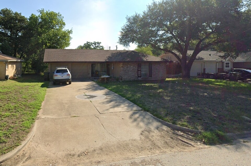 2209 Truman St, Bryan, TX for sale Primary Photo- Image 1 of 2