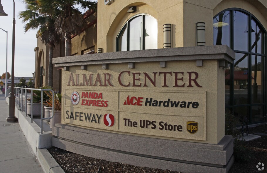 859 Almar Ave, Santa Cruz, CA à louer - Photo du bâtiment - Image 3 de 6