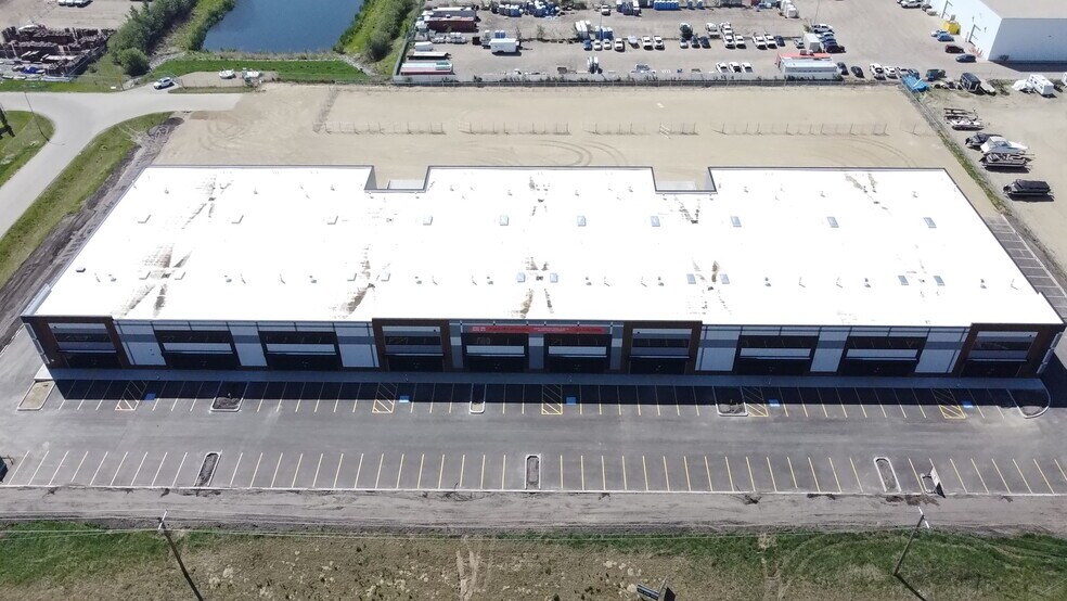 27645 100 Av, Acheson, AB à vendre - Photo du bâtiment - Image 3 de 9